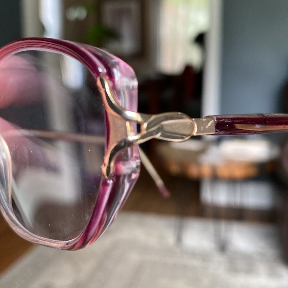 Retro Translucent Plastic Glasses - Picture 10 of 10